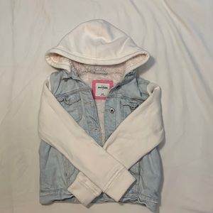 ABERCROMBIE KIDS light blue and white girls jean jacket in size 11/12.